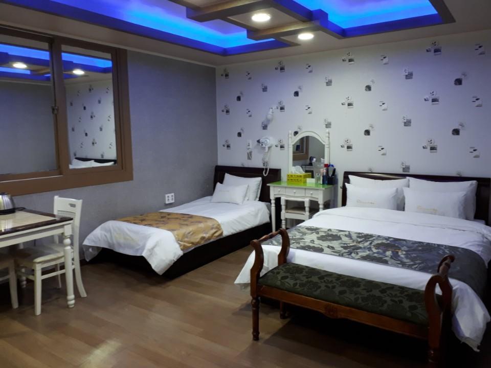 Tiffany Motel Mokpo Buitenkant foto