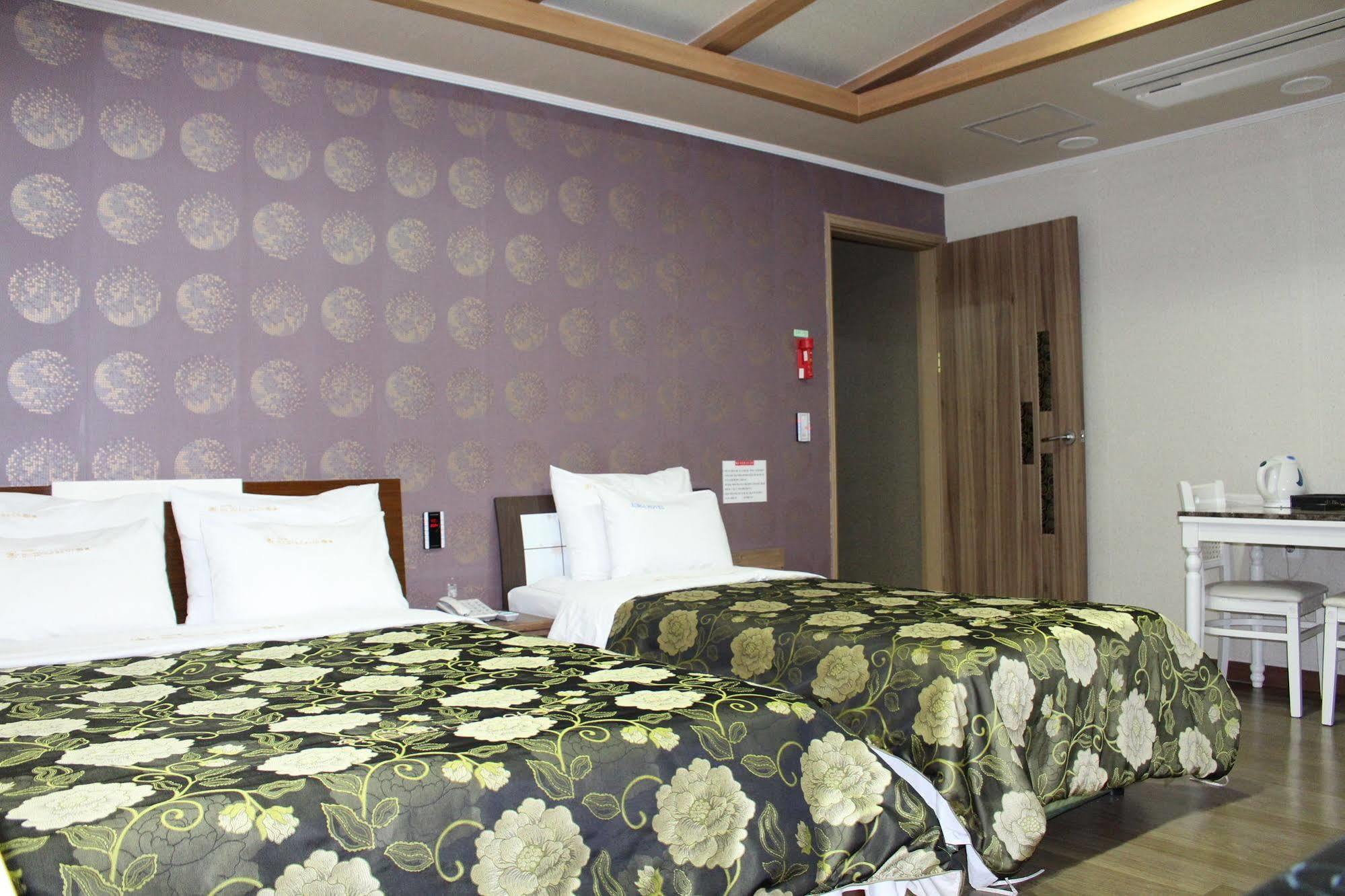 Tiffany Motel Mokpo Buitenkant foto