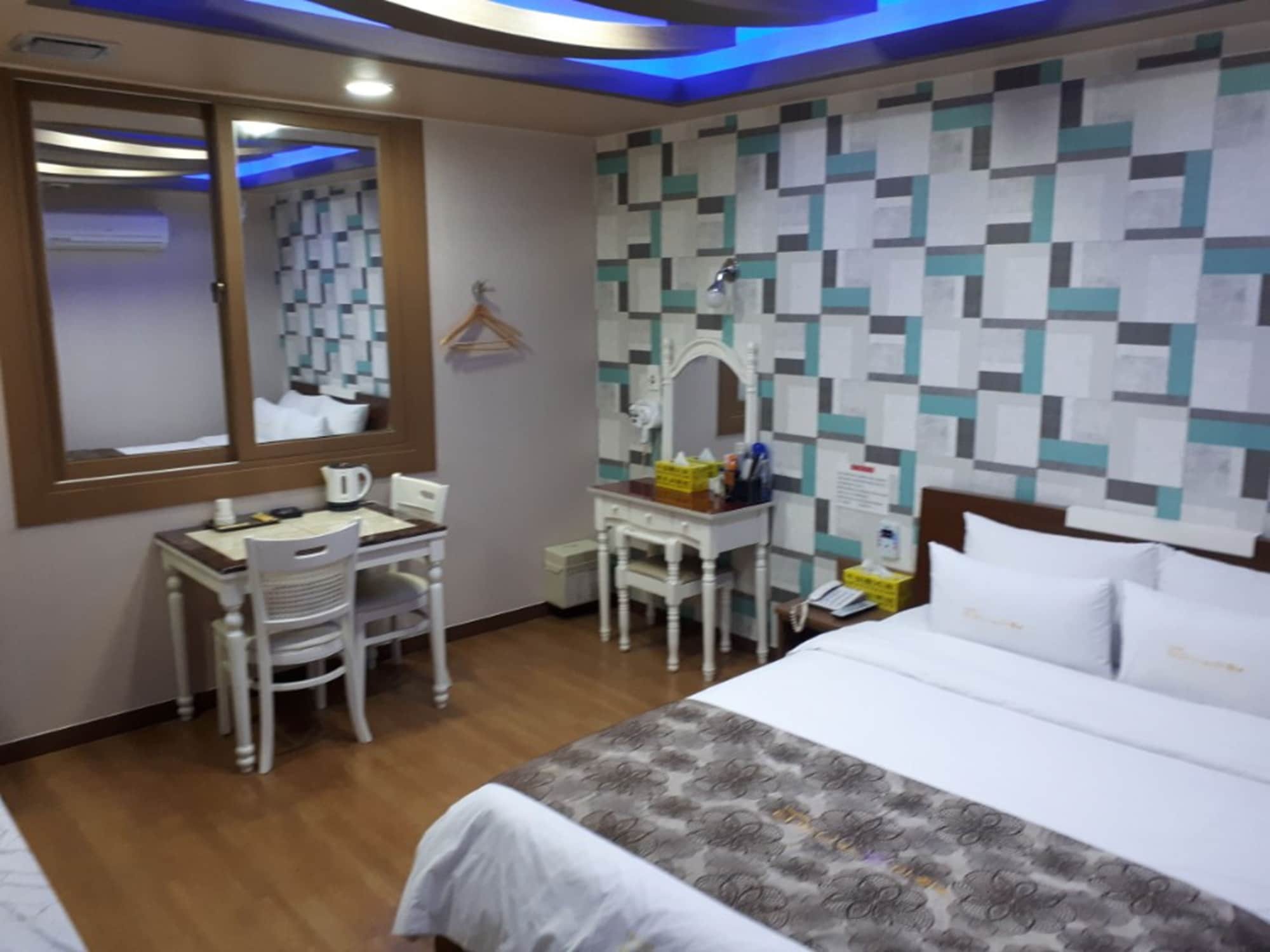 Tiffany Motel Mokpo Buitenkant foto