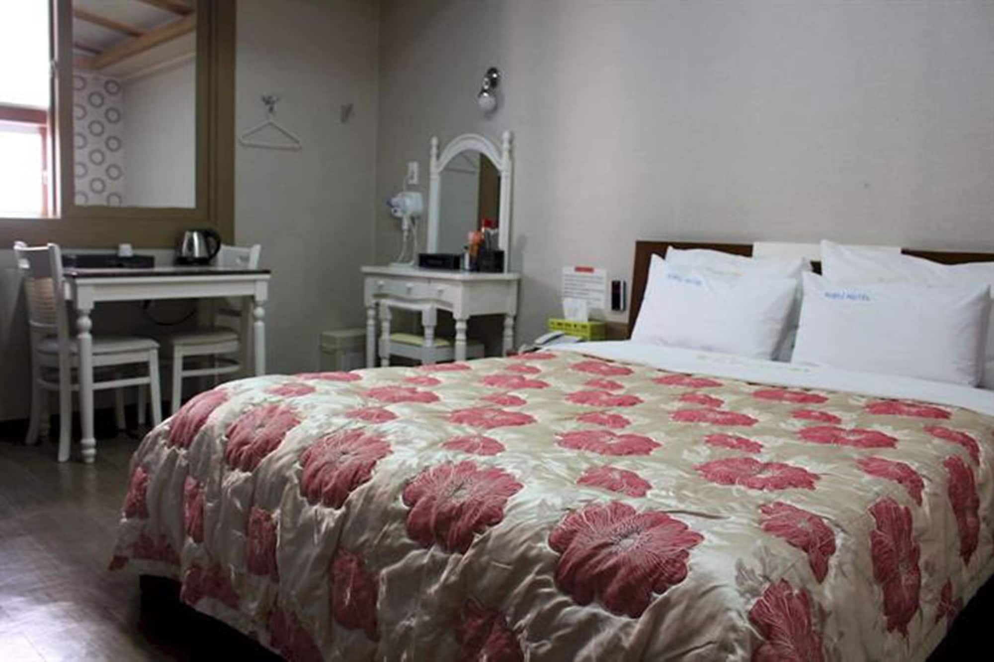 Tiffany Motel Mokpo Buitenkant foto